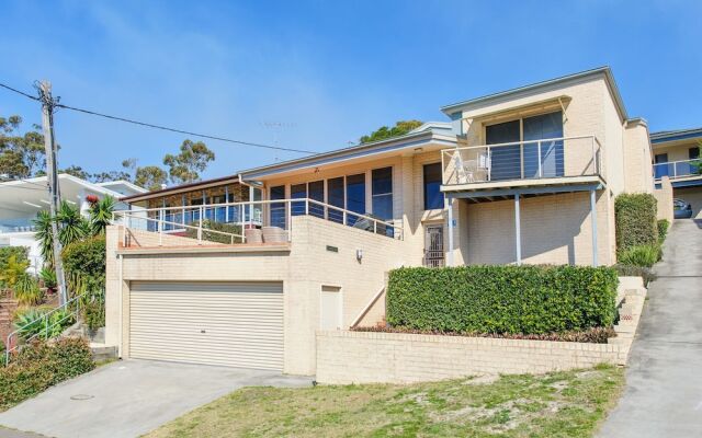 Sand & Sea, 1/13 Gloucester Street