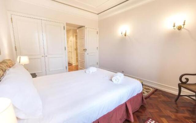 LovelyStay - Campo Pequeno Charming Apartment