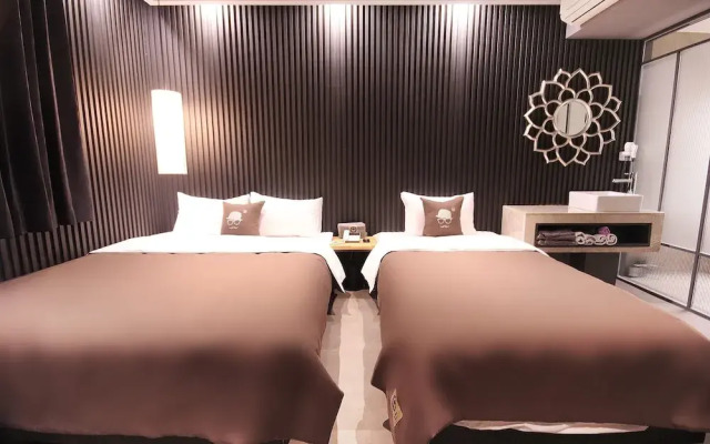 Busan Oncheonjang Mr Brick