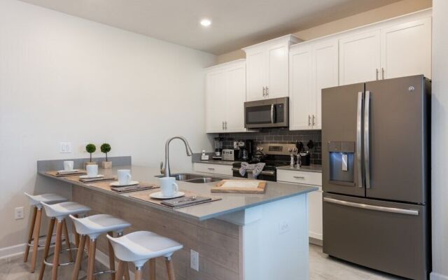 Champions Gate -luxurious 5 Bedroom! Townhouse