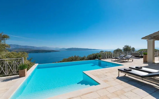 Omolos House in St Stefanos Bay