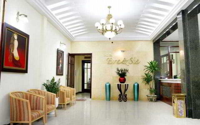 Bro & Sis Hotel Hanoi