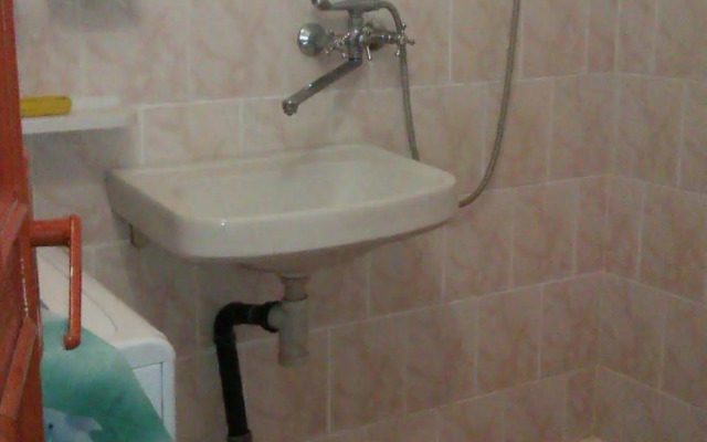 Liana Guest House