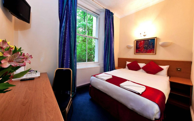 Whiteleaf Hotel