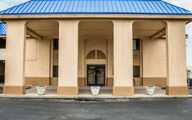 Rodeway Inn & Suites Plymouth Hwy 64