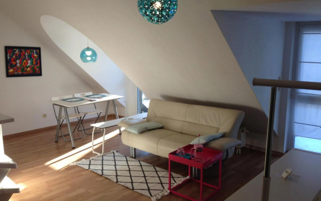 Studio Ochsenfurt mit sonnigem Balkon