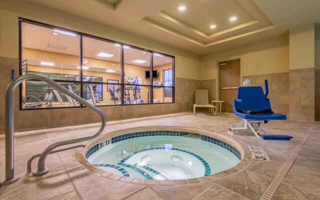 Holiday Inn Express Hotel & Suites Clovis by IHG