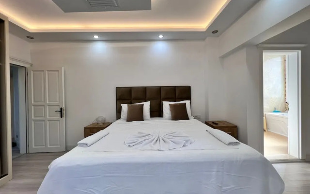 Luxury 7-bed Villa With Pool and Jacuzzi, Fethiye