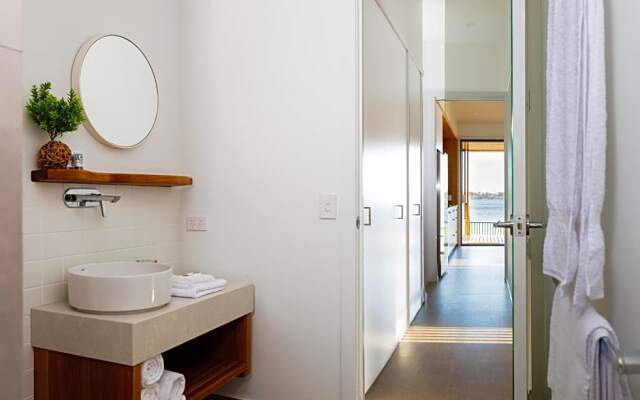 Reflections Shaws Bay - Holiday Park