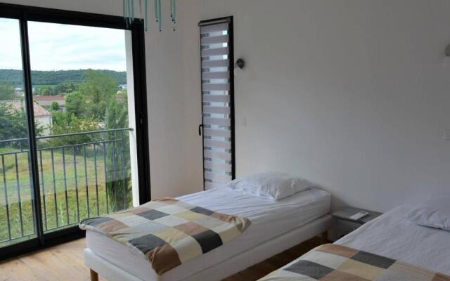 Maison Ruoms, 4 Pièces, 6 Personnes - Fr-1-382-96