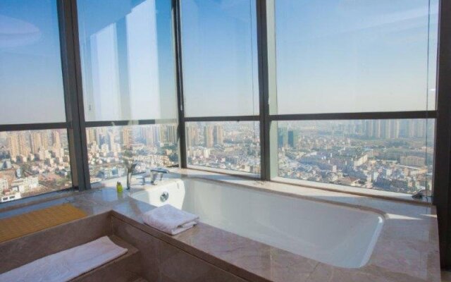 Soluxe Hotel