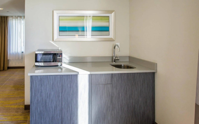 Comfort Suites Miami Airport North