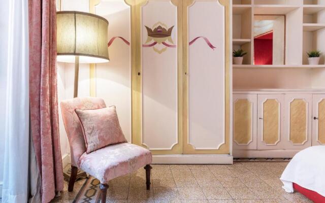 Piazza Colonna Apartment - Charme Homes