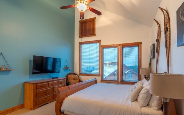 Forest Lane Hideaway - Luxurious Family Friendly Home with Private Hot Tub