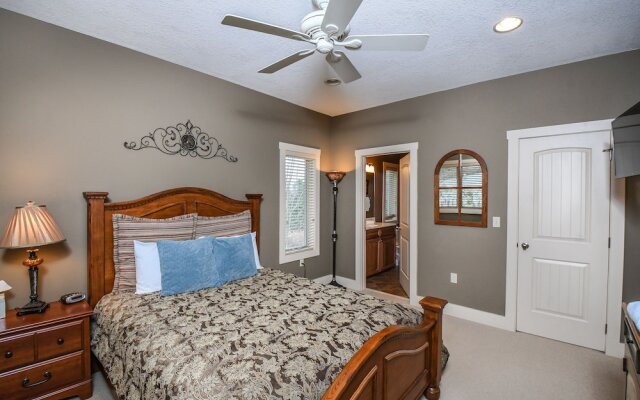 Breathe Easy 5 Bedroom Townhome