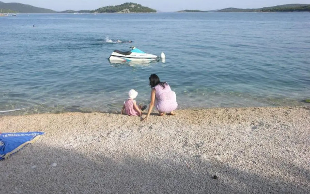 Beachfront House with garden and two terraces