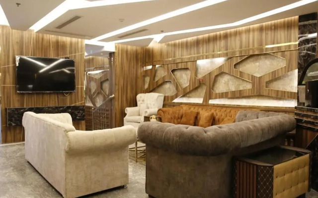 Golden Daan Hotel