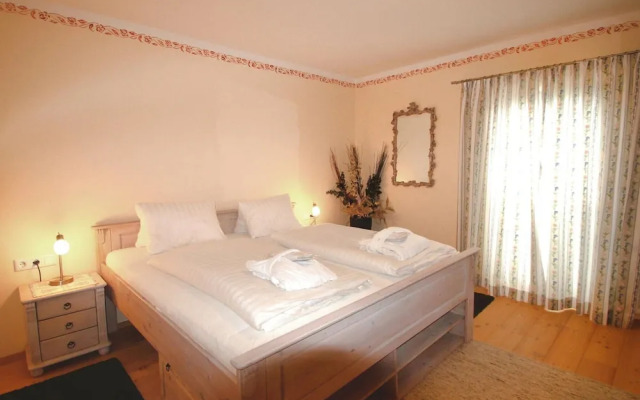 Tranquil Apartment in the Centre of Seefeld