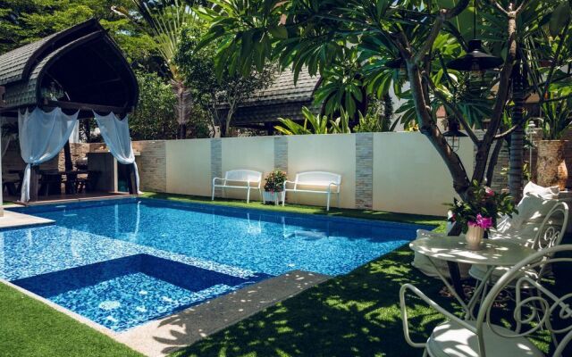 Nagawari Art Maldives Pattaya Villa