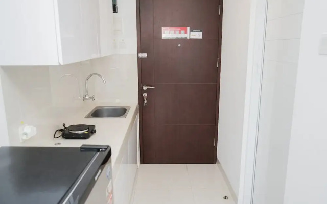 Homey Studio Apartment with Pool View at Springwood Residence