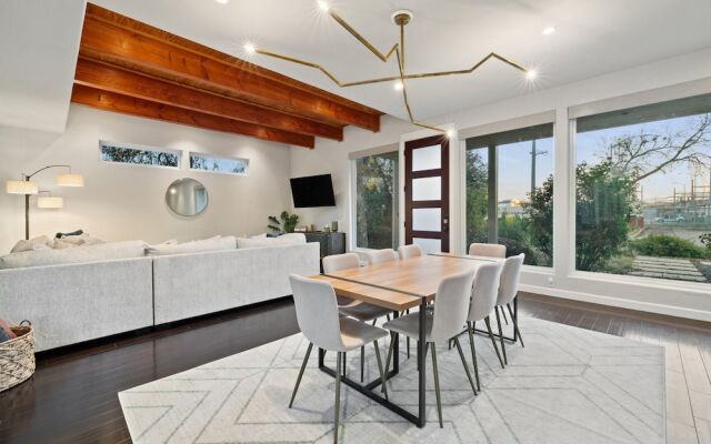 Hollys Parkside Haven- Guest House Included