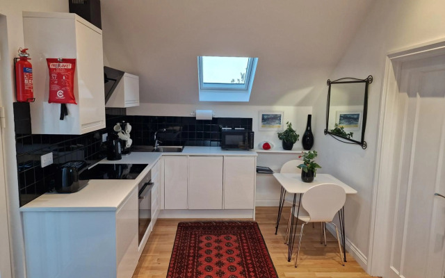 Blue Hills Luxury Coastal Apartment