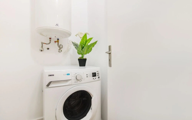 Lisbon Stay at Santo António Flat