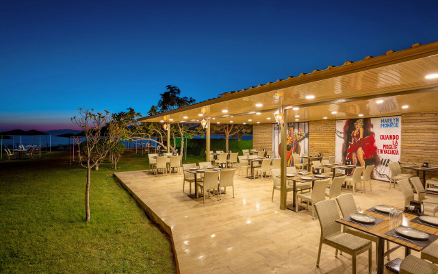 Aqua Nina Resort Hotel