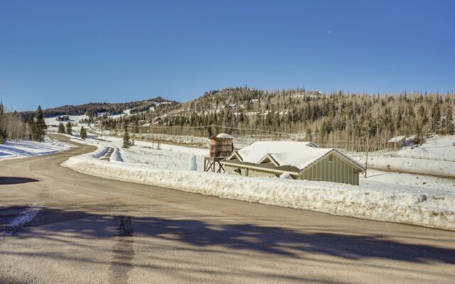 Charming Brian Head Condo Rental w/ Ski Shuttle!