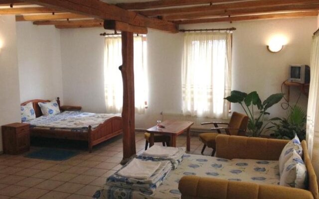 Hotel Pri Chakara