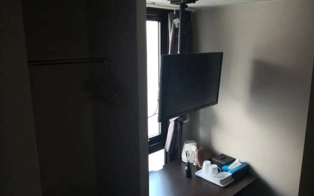 R Hotel Namba South