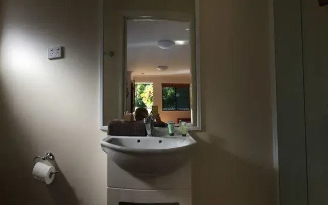 Mapleton Cabins & Caravan Park