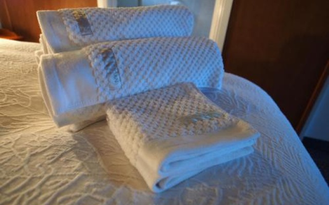 Straw House B and B – Guest Rooms – Dalveen
