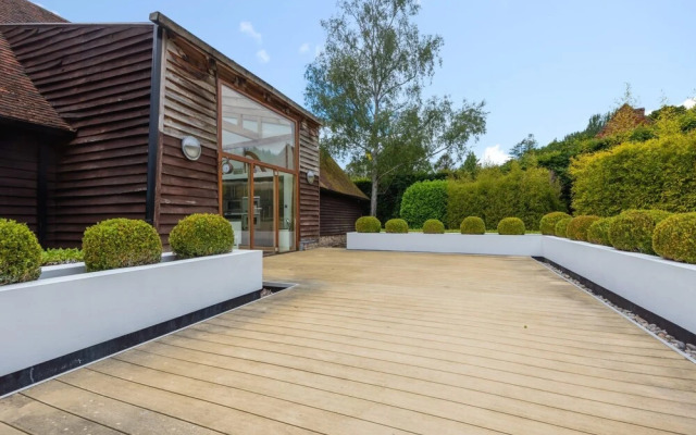 Luxury 3 Bedroom Barn Conversion - Canterbury