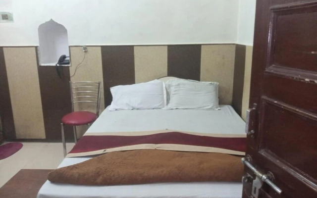 Hotel Sahara International Deluxe