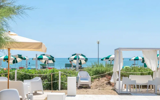 Farnie Lido Altanea