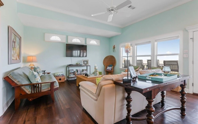 Miss Molly's by RedAwning