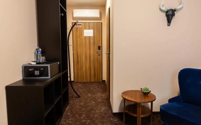 Max Inn Hotel