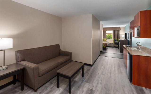 Super 8 by Wyndham Lubbock West