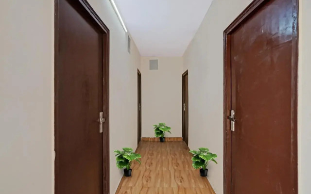 OYO Flagship 70188 S R Hotel