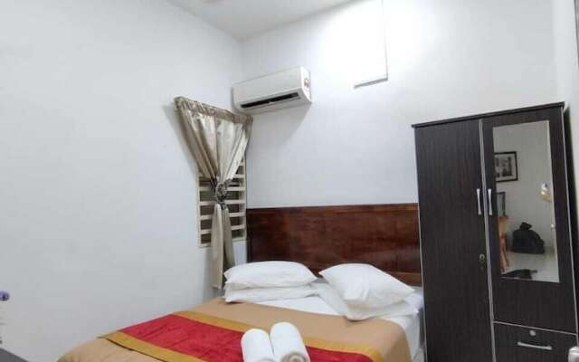 Homestay Ainis Guest House