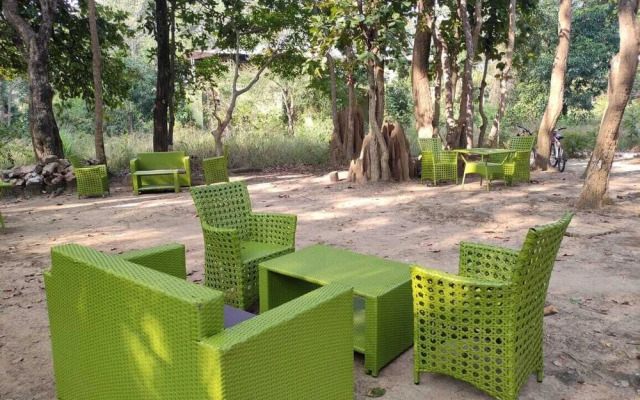 Saccharum Safari Lodge