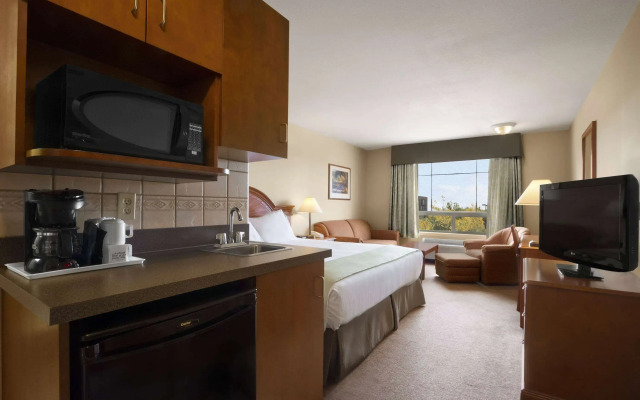 Super 8 by Wyndham Fort St. John BC