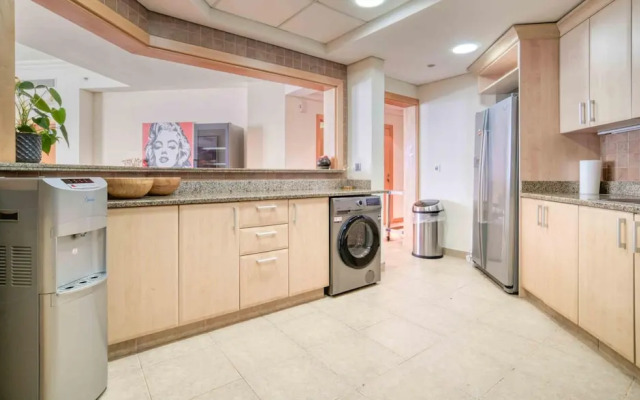 Chic Beachside 3BR Living at the Palm