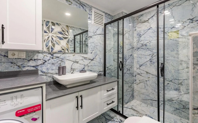 Stylish Flat Near Public Transportation in Maltepe