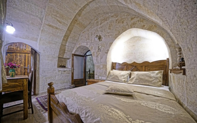 Maccan Cave Hotel