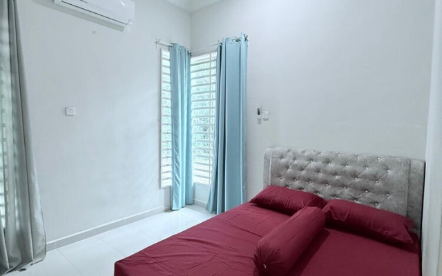 Homestay Selesa KKT Guesthouse