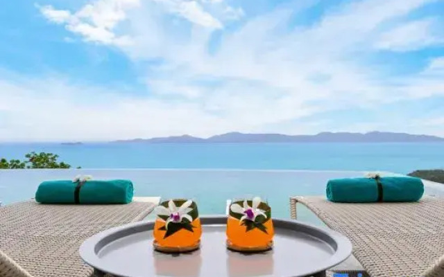 Villa Cabo: Hilltop Retreat with Panoramic Ocean Views