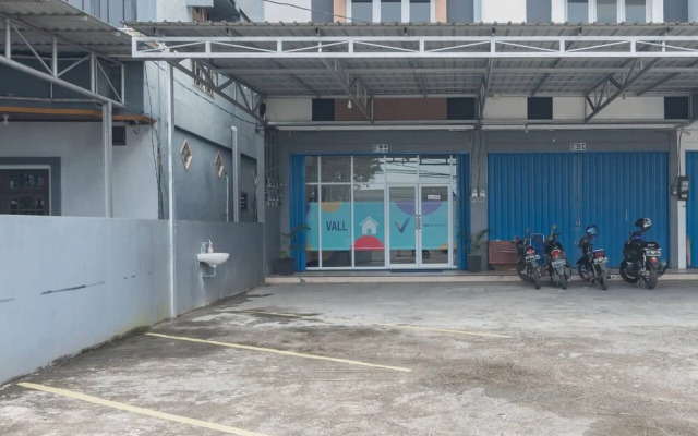 RedDoorz near Mall Ramayana Rapak Balikpapan