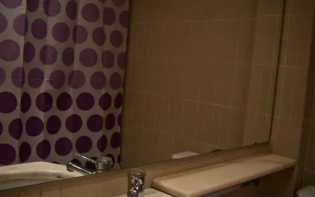 D.Dinis Low Cost Hostel